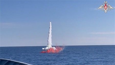 俄方日本海发射，“命中目标”