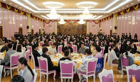 朝方为中国艺术团举行欢迎宴会